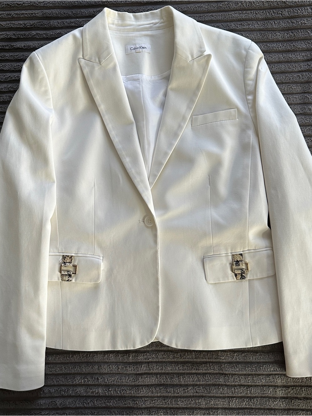 Calvin Klein White Blazer- Est. Large- Snake-Skin-Look Buckle Detail
